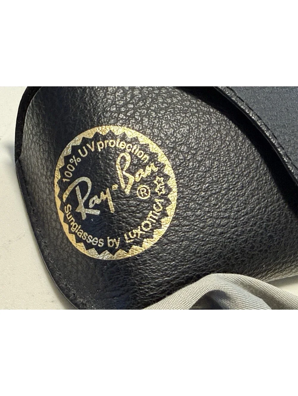 Ray-Ban  Classic Reading Sunglasses With Case